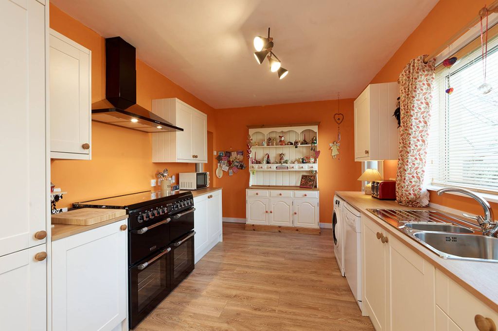 Property photo 3 of 21