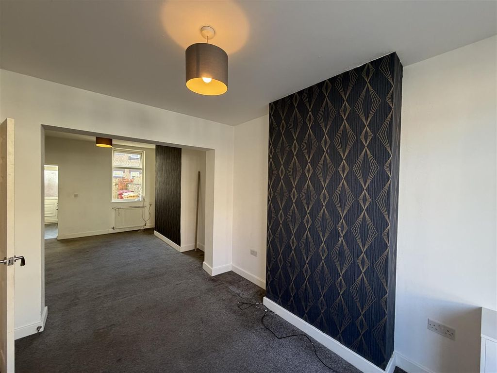 Property photo 2 of 10 Living Room