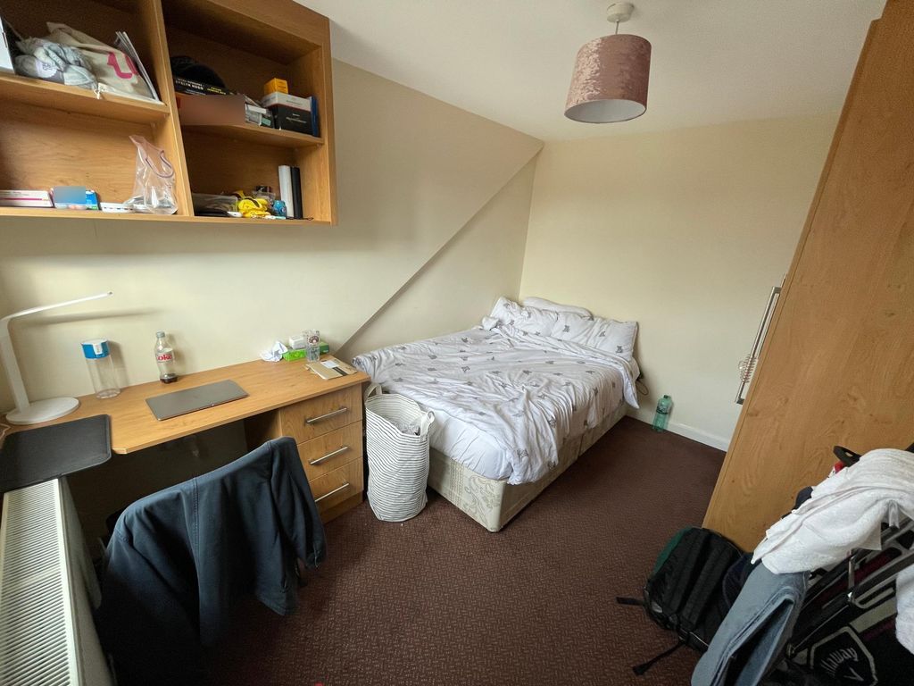 Property photo 2 of 8 Photo 1