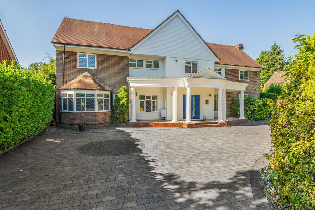 Property photo 1 of 17 External