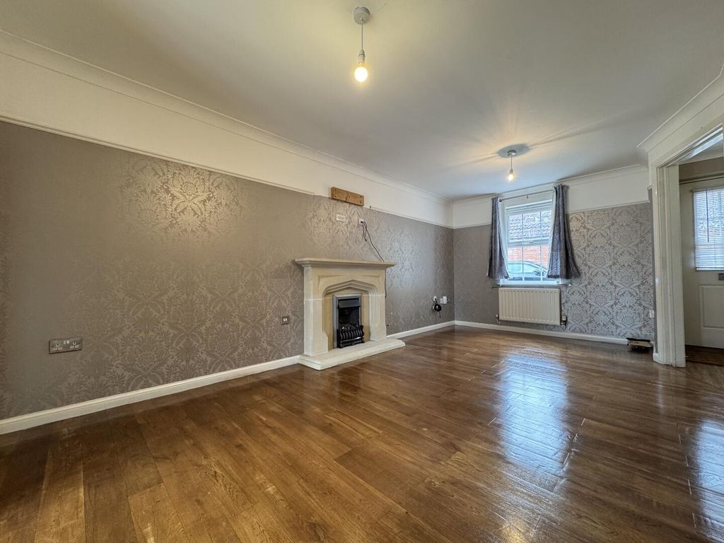 Property photo 3 of 61