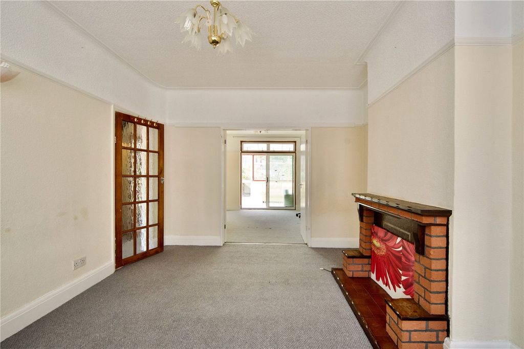 Property photo 2 of 25 Picture No. 14