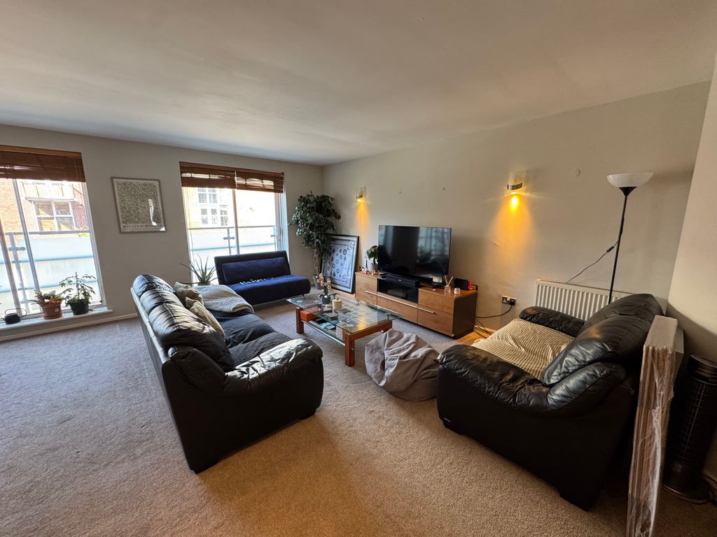 Property photo 3 of 6