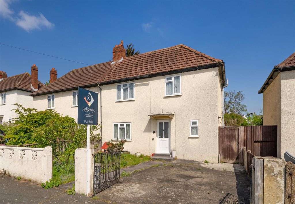 Property photo 1 of 9 Oak Grove Road.Jpg