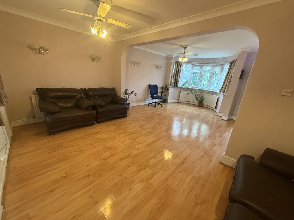 Property photo 3 of 13 Gallery