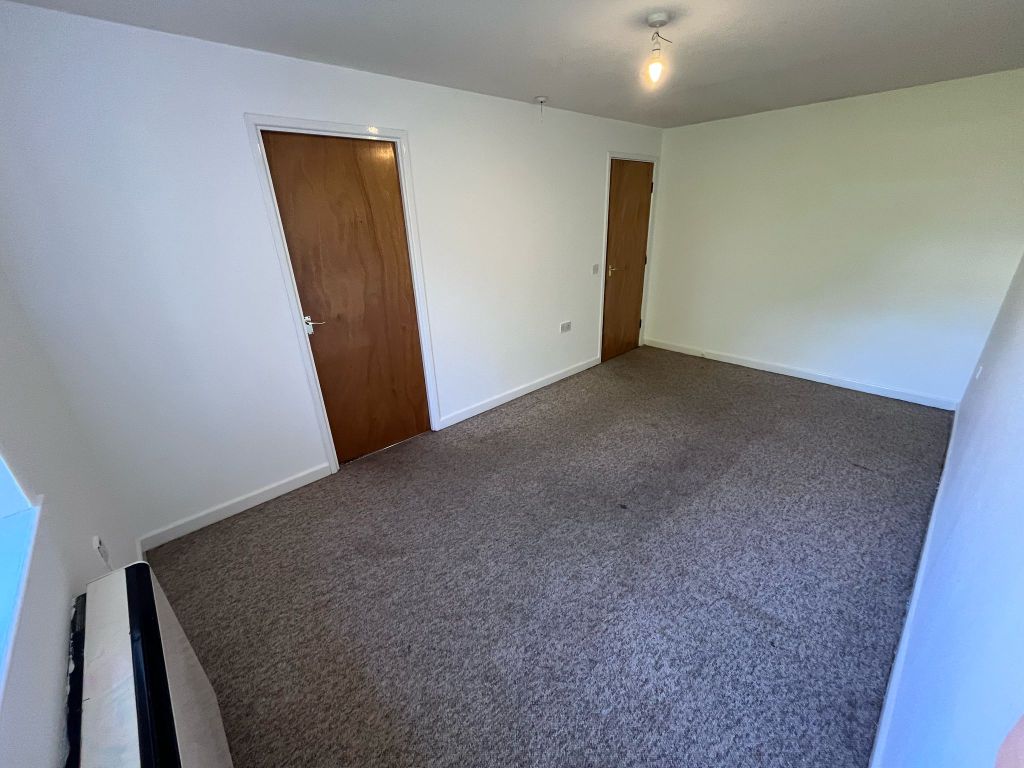 Property photo 3 of 5 Living Room