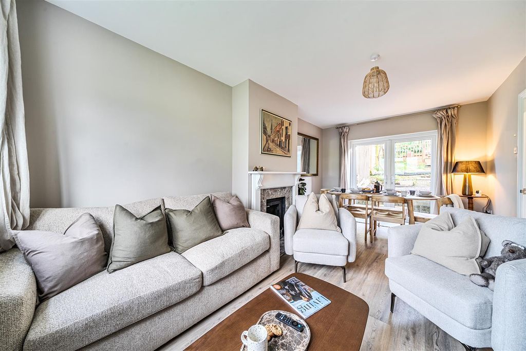 Property photo 3 of 31 1371018-12-68F7Acdb0Ef1d.Jpg