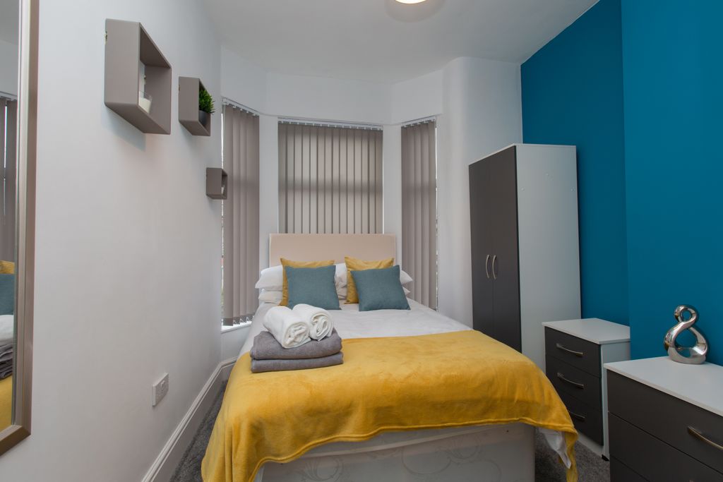 Property photo 2 of 12 Room 4 - Double Ensuite