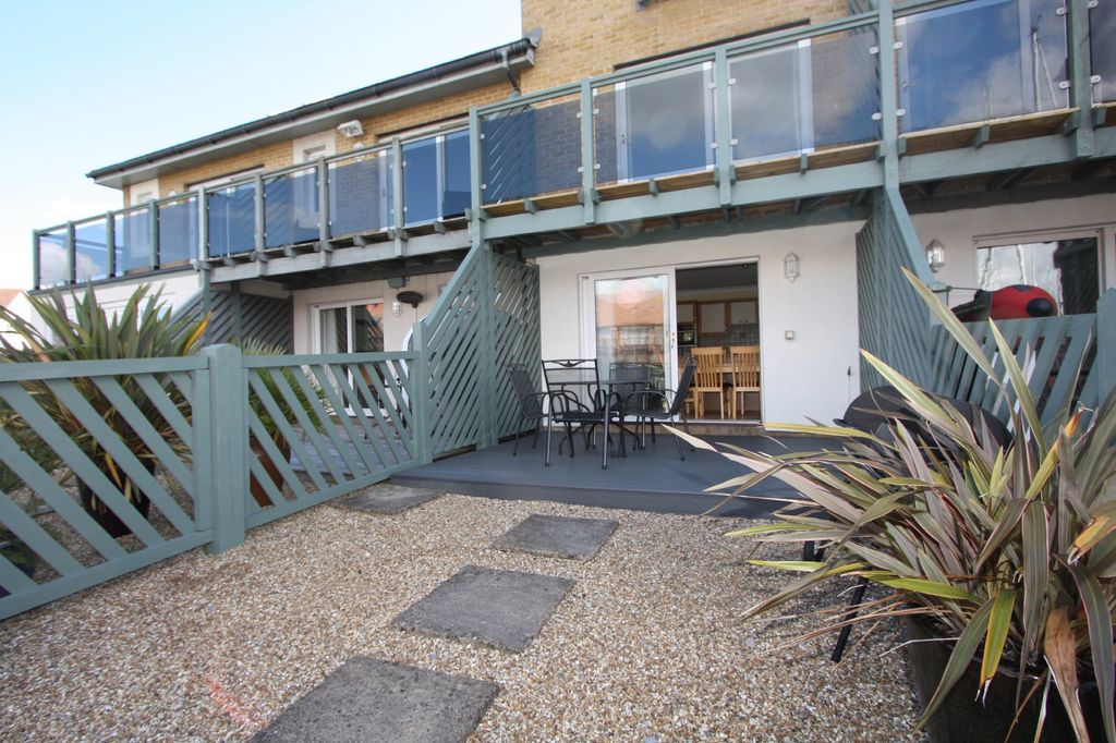 Property photo 3 of 23