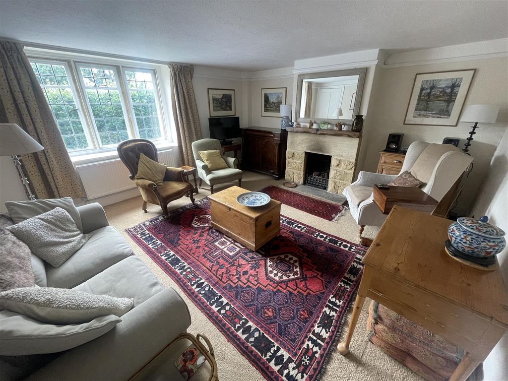 Property photo 2 of 12