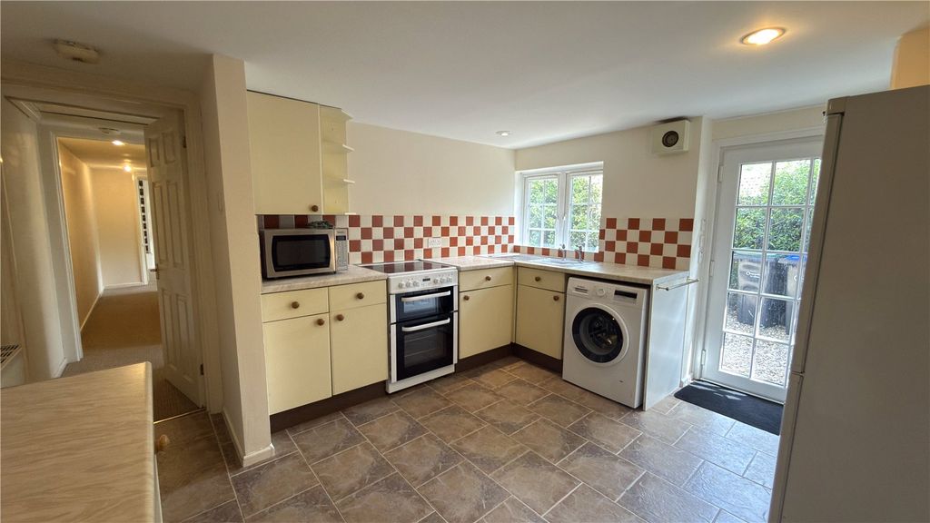 Property photo 2 of 12 Picture No. 29