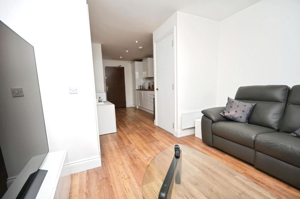 Property photo 2 of 9 Pbox-Img.Jpg