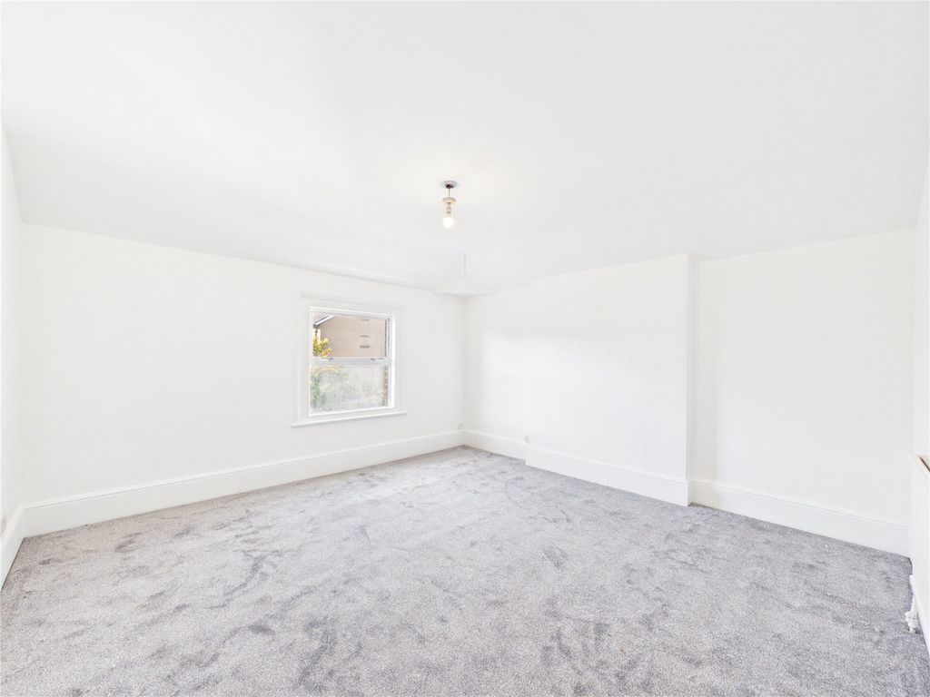 Property photo 2 of 6 Picture No. 07