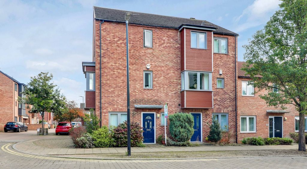 Property photo 1 of 27 End Terrace