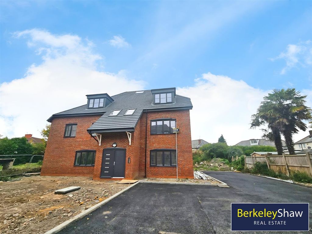 Property photo 1 of 4 External