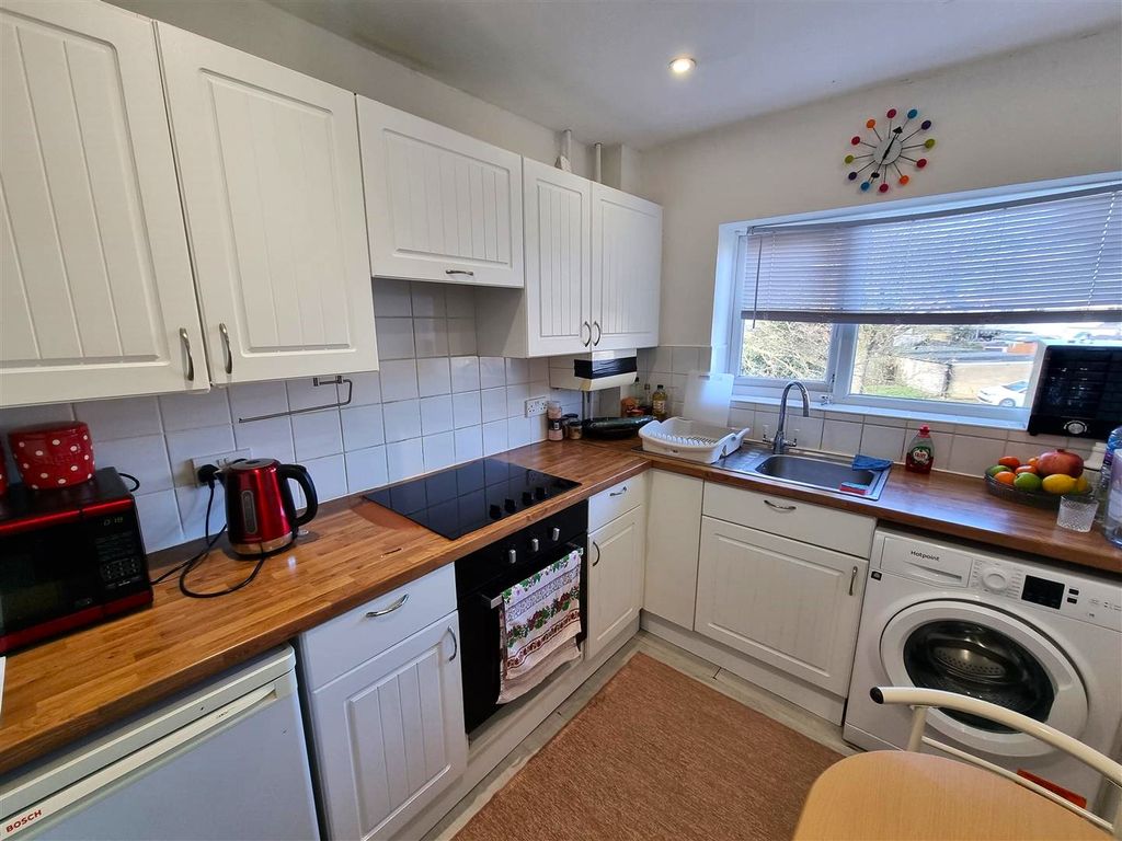 Property photo 2 of 16 Image