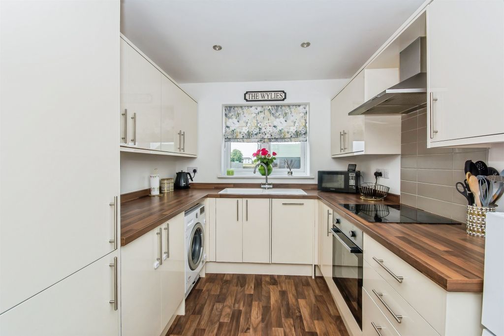 Property photo 2 of 17