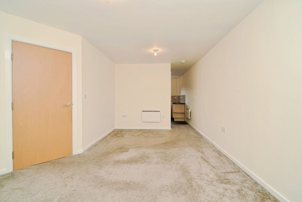 Property photo 2 of 17 Photo