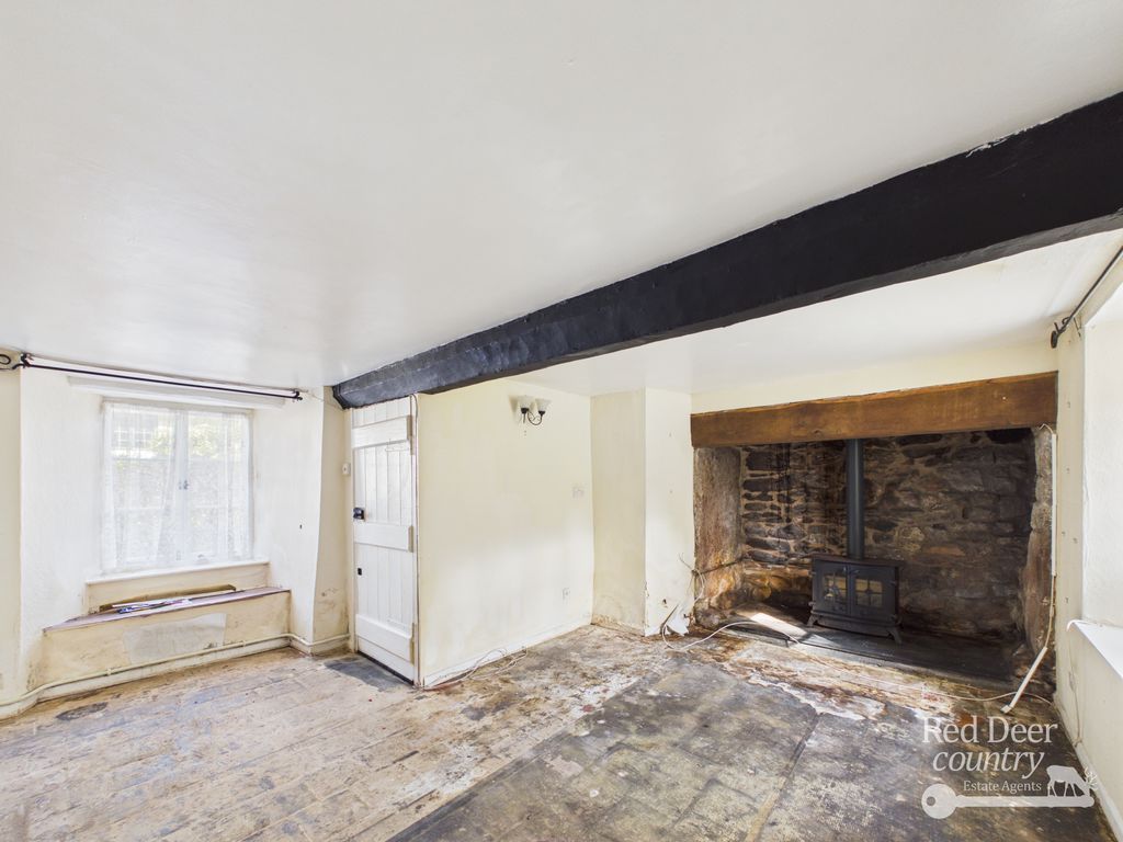 Property photo 3 of 14 Sitting Room