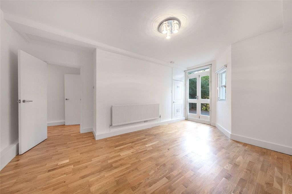 Property photo 3 of 12 Picture No. 10