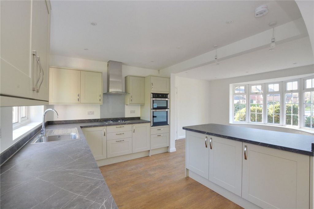 Property photo 3 of 21 Kitchen