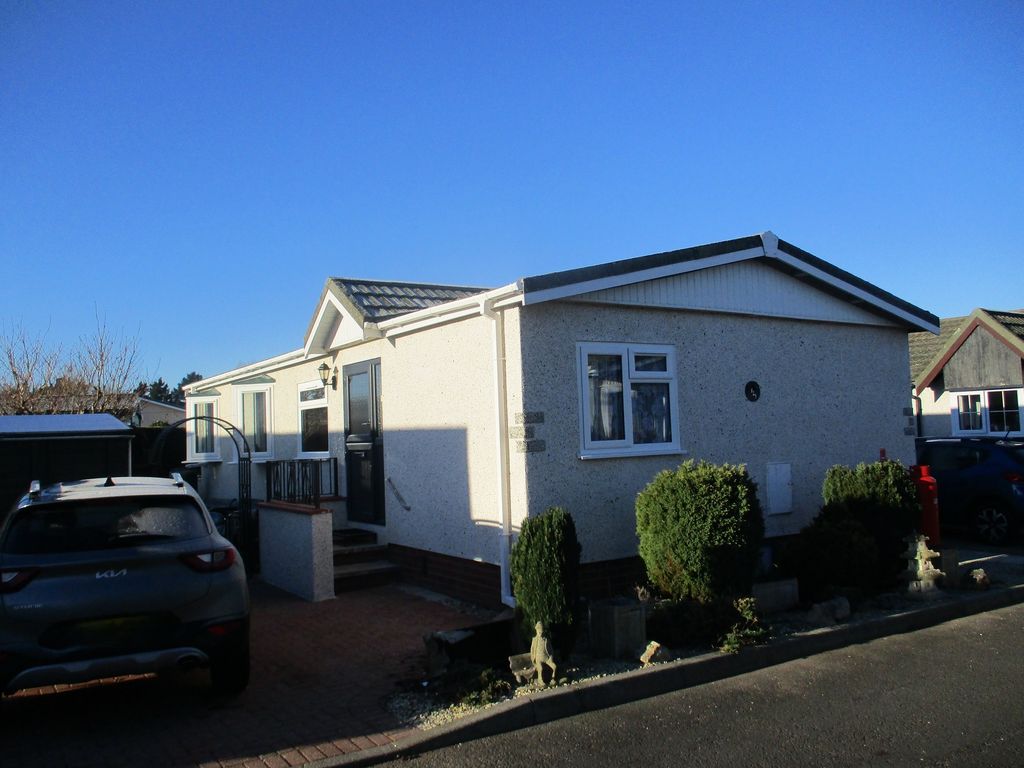 Property photo 2 of 23