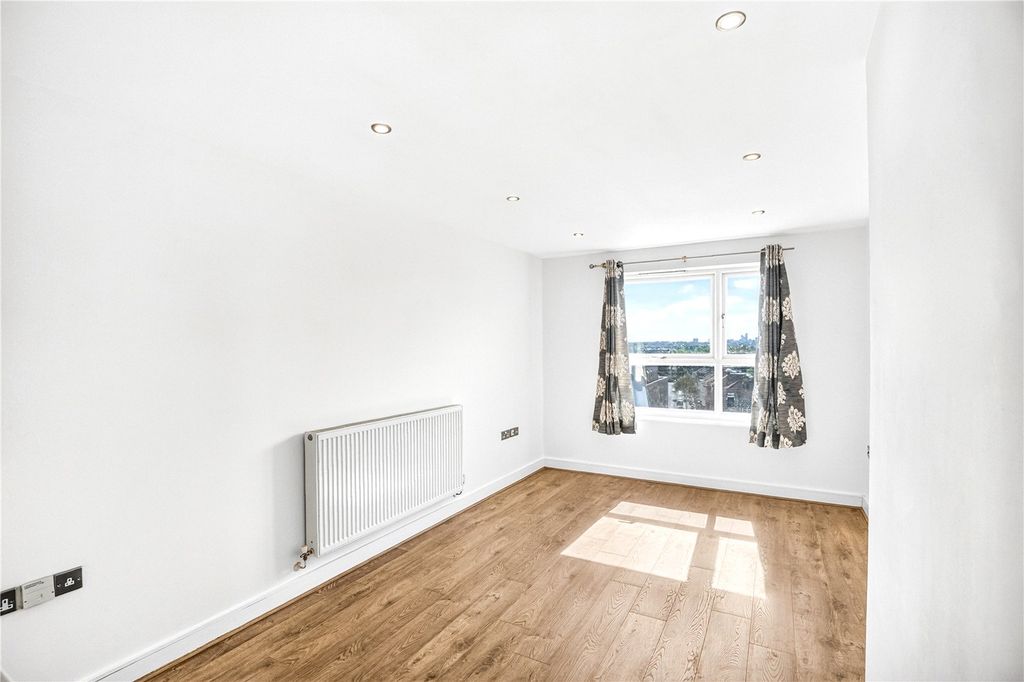Property photo 3 of 10 Picture No. 22