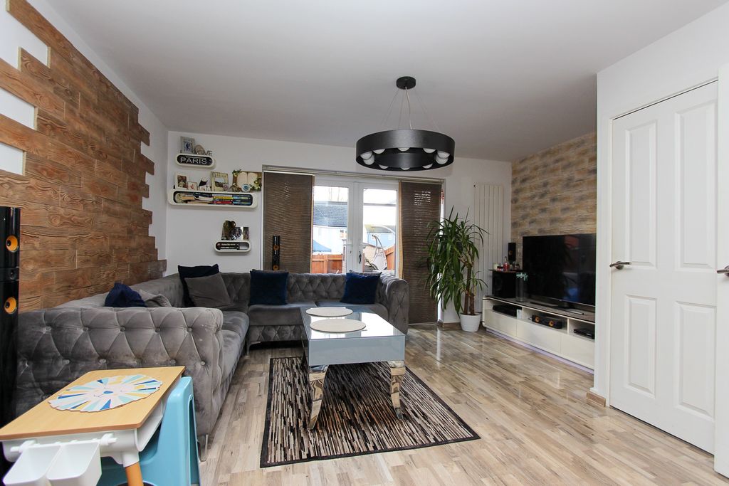 Property photo 2 of 14 Family/Dining Area