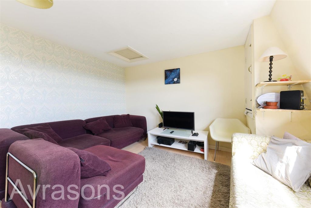 Property photo 3 of 10 Living Room