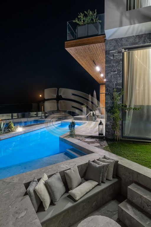 Property photo 1 of 33 Villa, 287 Sq, For Sale