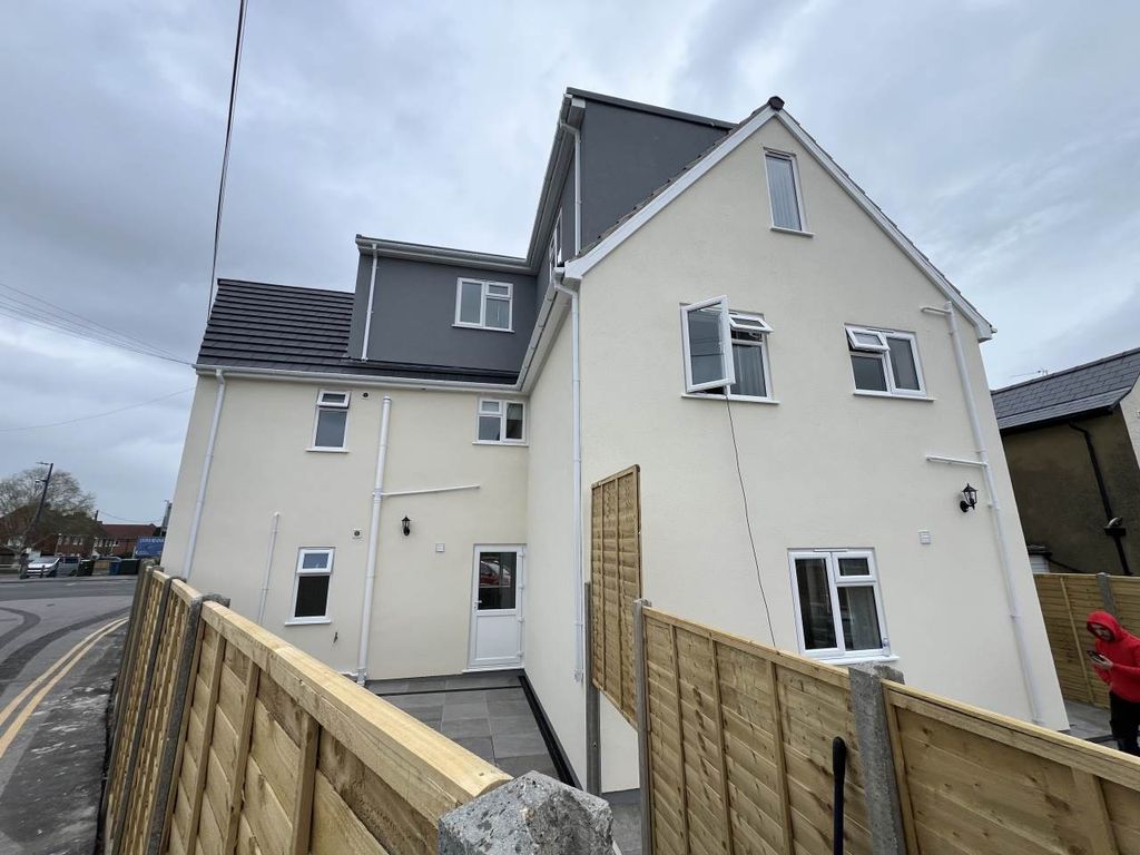 Property photo 1 of 6 Front