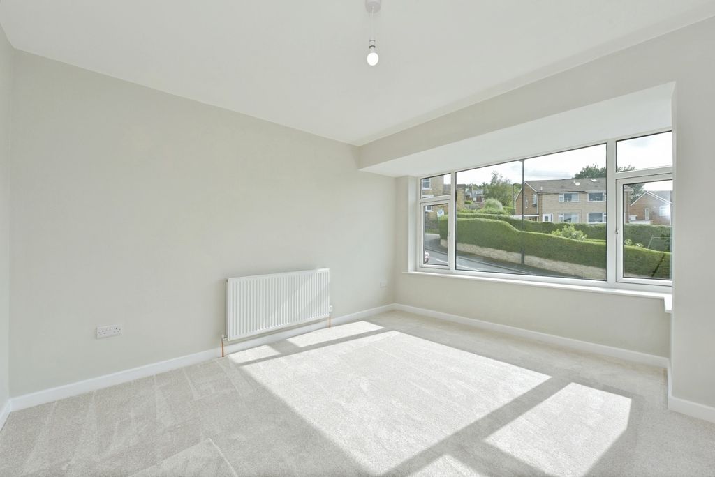 Property photo 2 of 17 Photo