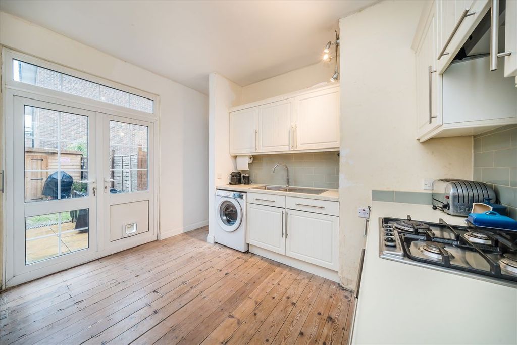 Property photo 3 of 6