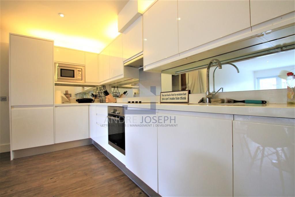 Property photo 1 of 6 Kitchen