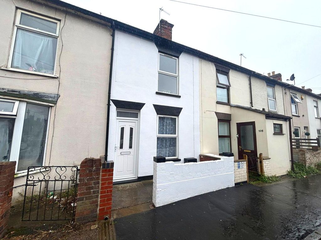 Property photo 1 of 11 Three Bedroom Terraced Property, Lowestoft, Suffolk.