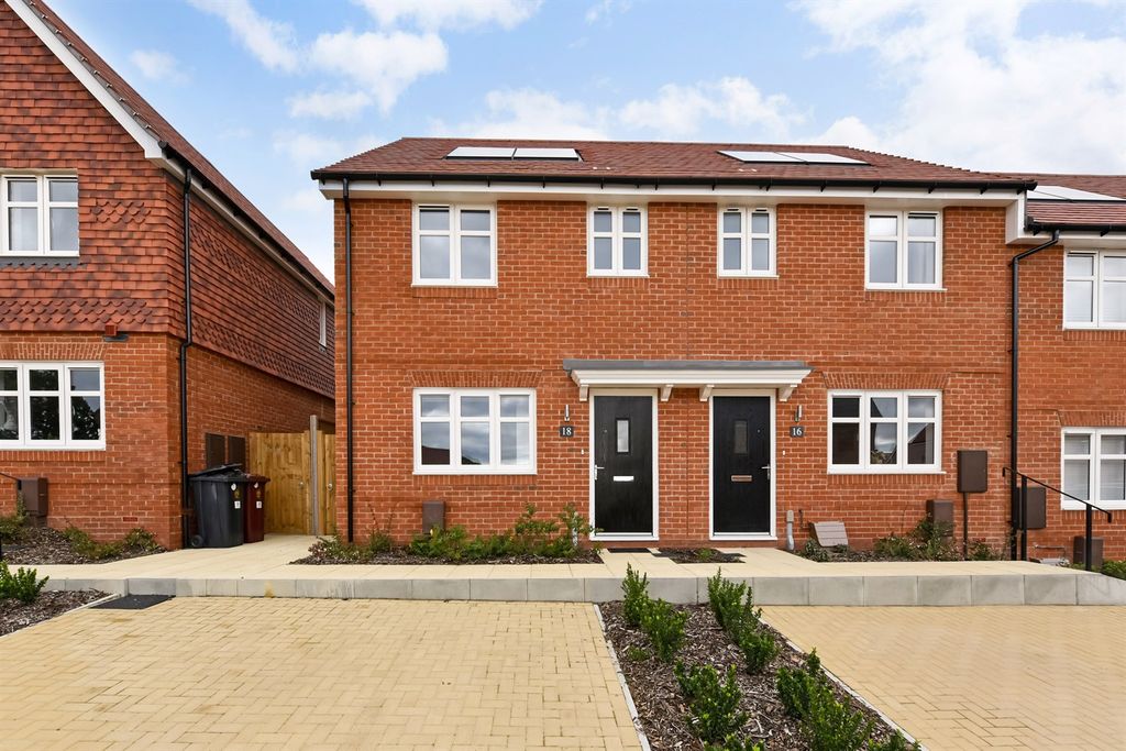 Property photo 1 of 11 (Main)