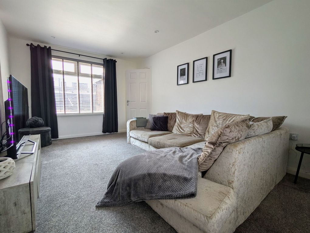 Property photo 3 of 17 Photograph 3