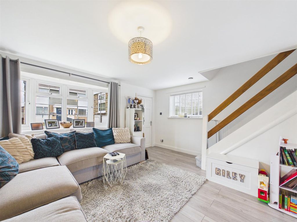 Property photo 3 of 11 Cam02435G0-Pr0163-Still005.Jpg