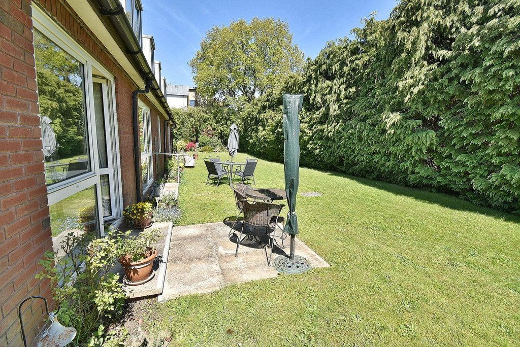 Property photo 3 of 12