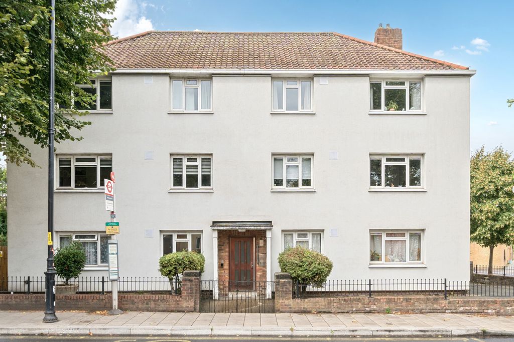 Property photo 1 of 16 External