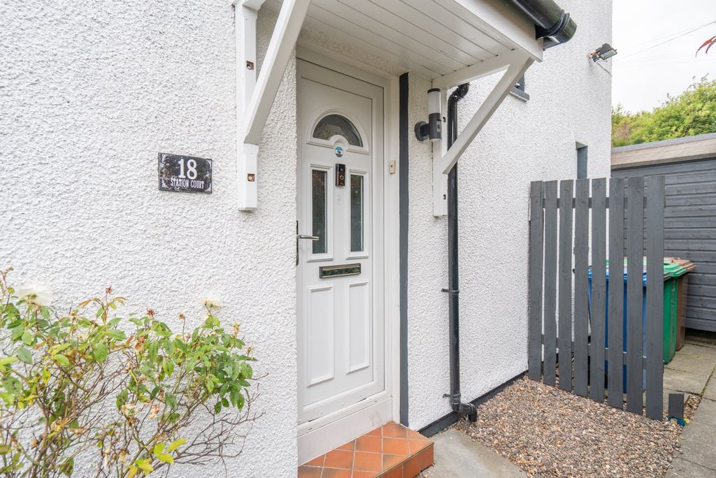 Property photo 2 of 29