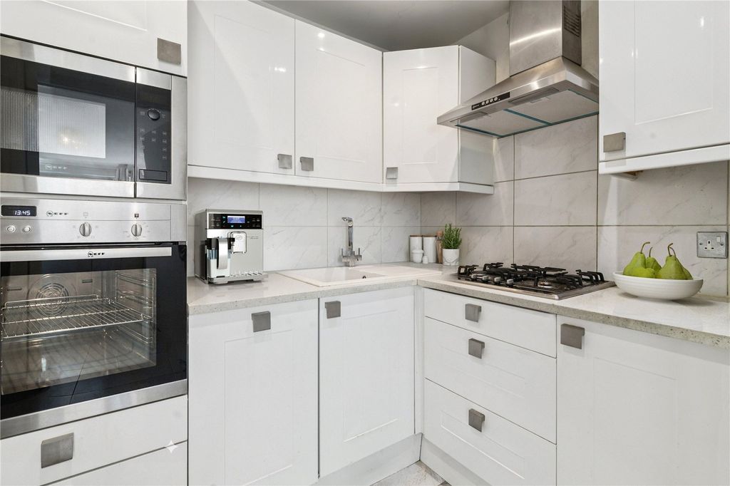 Property photo 2 of 10 Picture No. 18