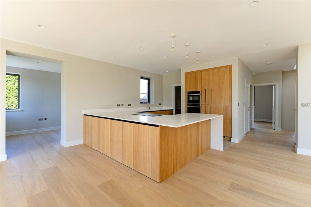 Property photo 3 of 16 Kitchen