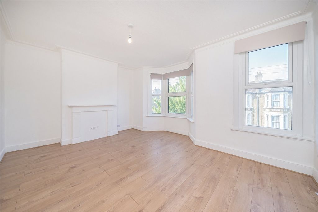 Property photo 2 of 12 Picture 2