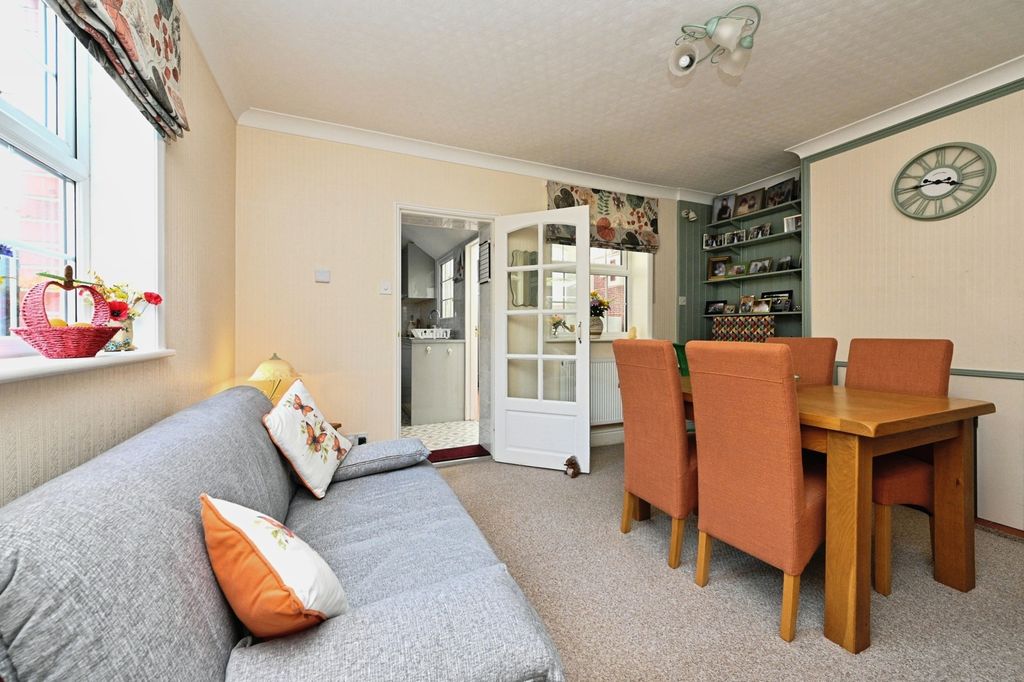 Property photo 3 of 17 Photo
