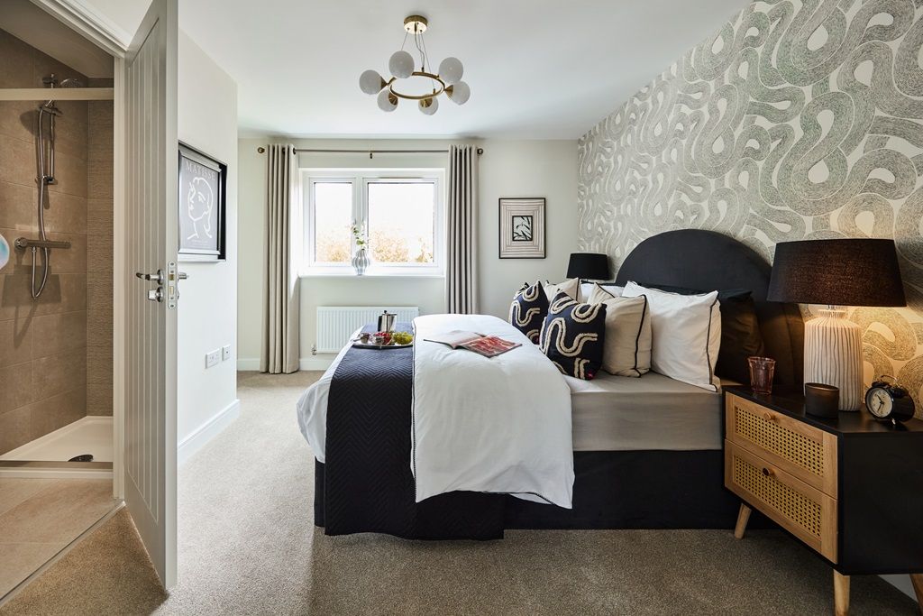 Property photo 1 of 17 Bedroom 1 With Ensuite