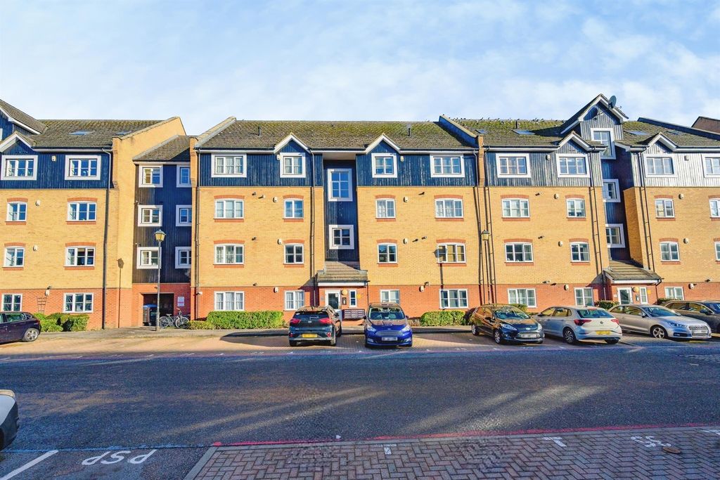 Property photo 1 of 16