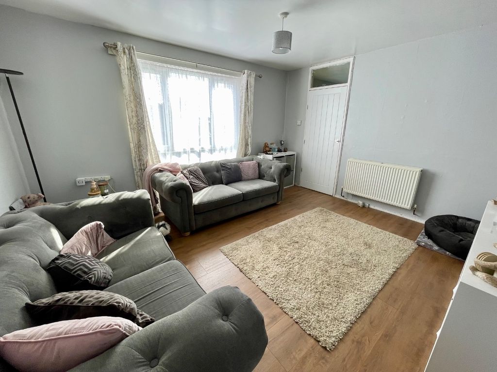 Property photo 3 of 12 4220193