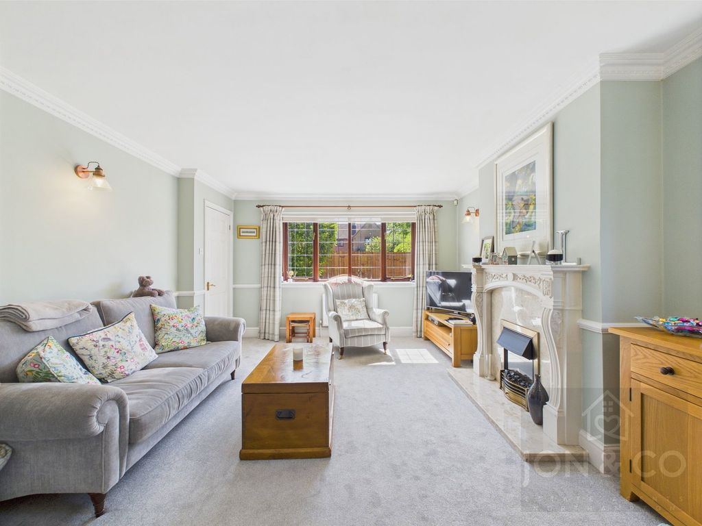 Property photo 3 of 17