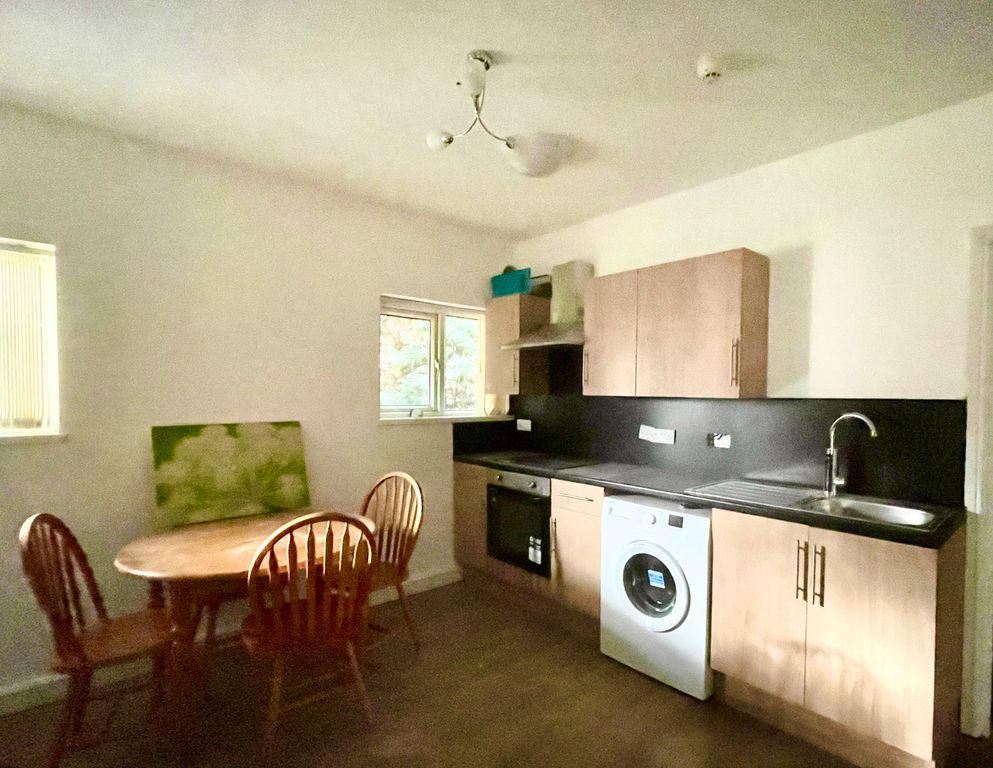 Property photo 1 of 6 Kitchen